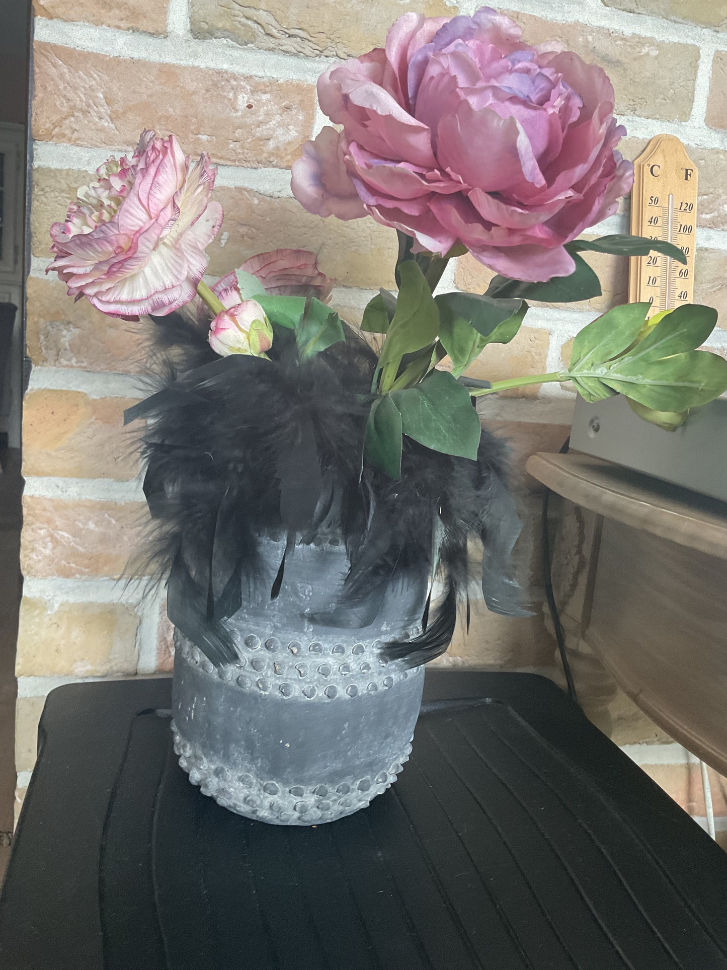 bloemenvaas met pioenrozen