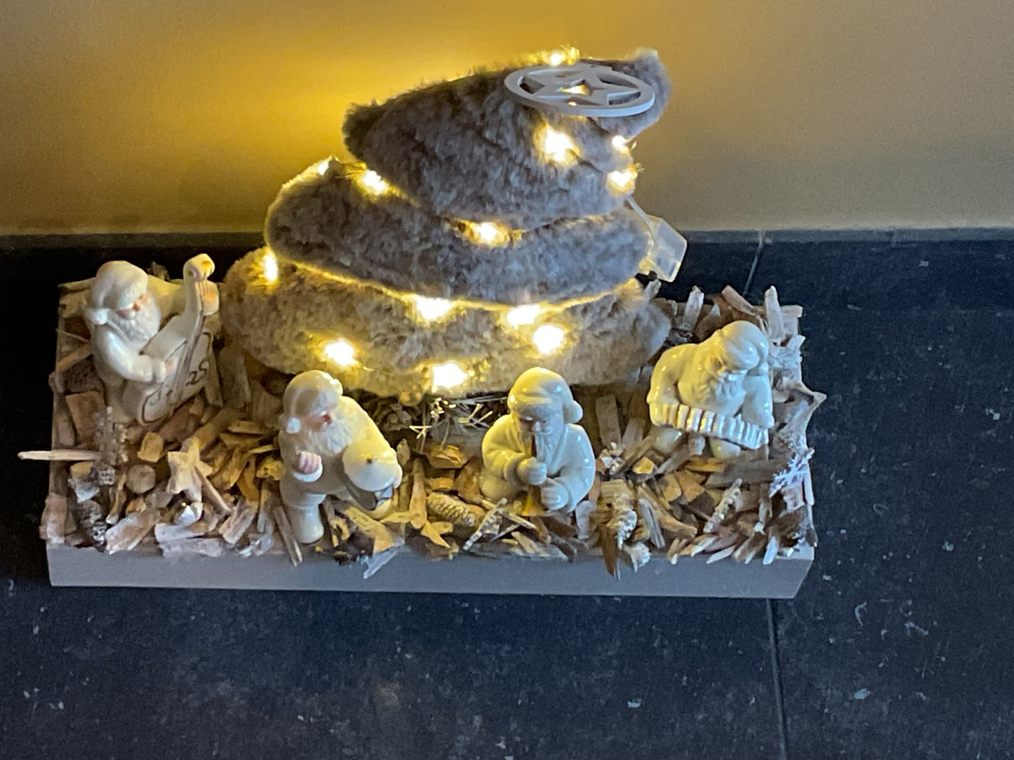 Muziekspelende kerstmannetjes