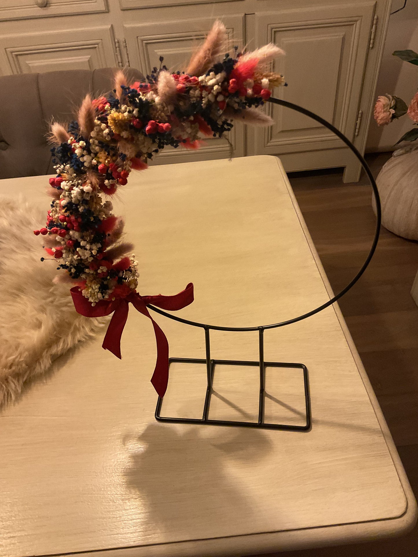 Staande ring met strobloemen