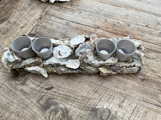 Tafelbalk met wilde oesters
