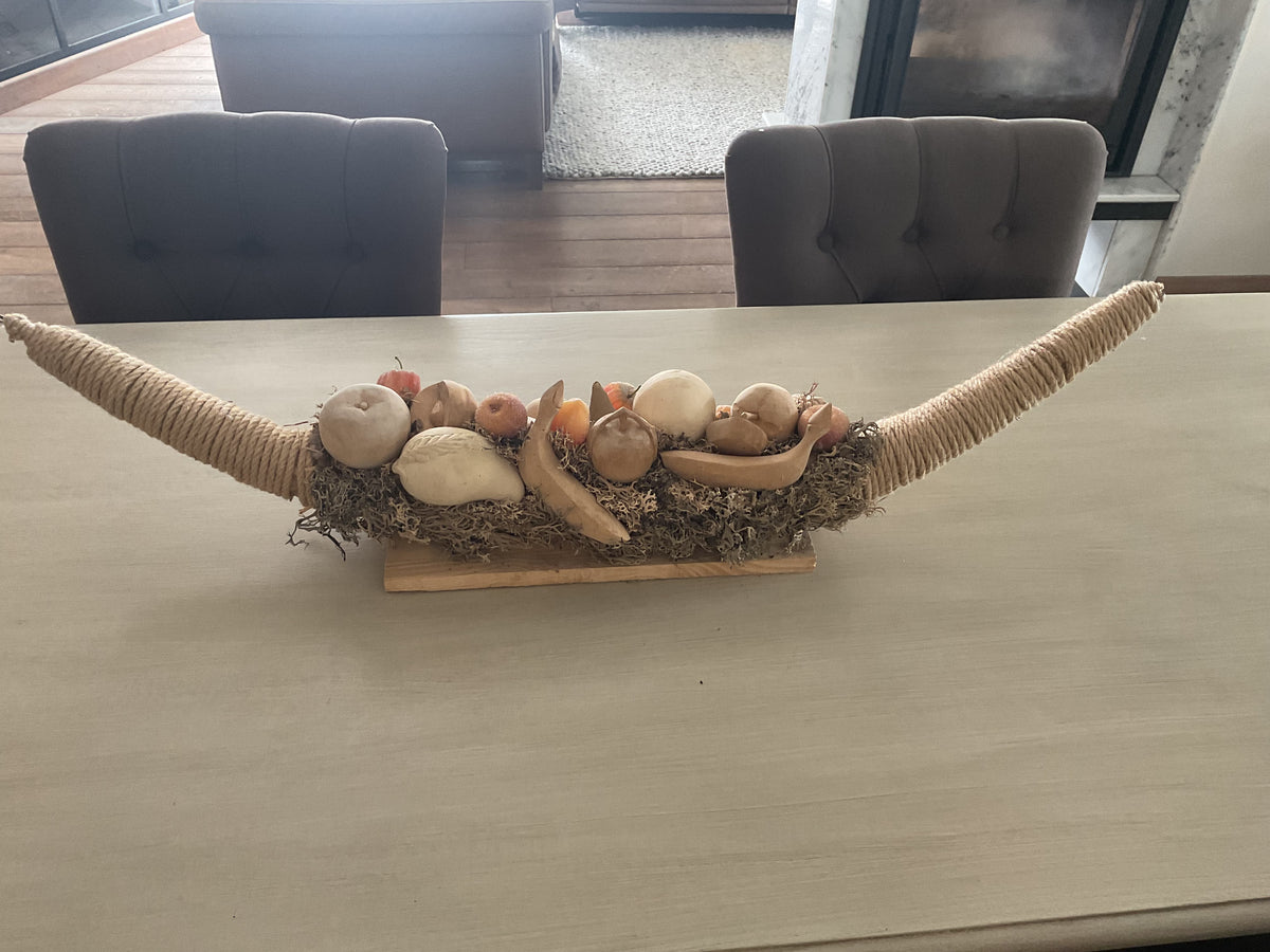 Tafelstuk met houten fruit