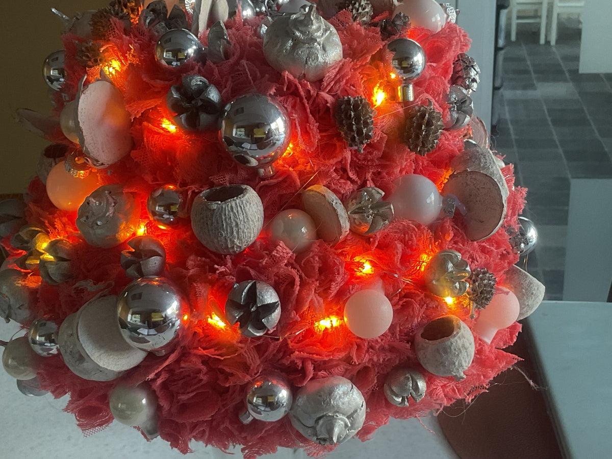 Winterse kersttaart met verlichting – 35 cm