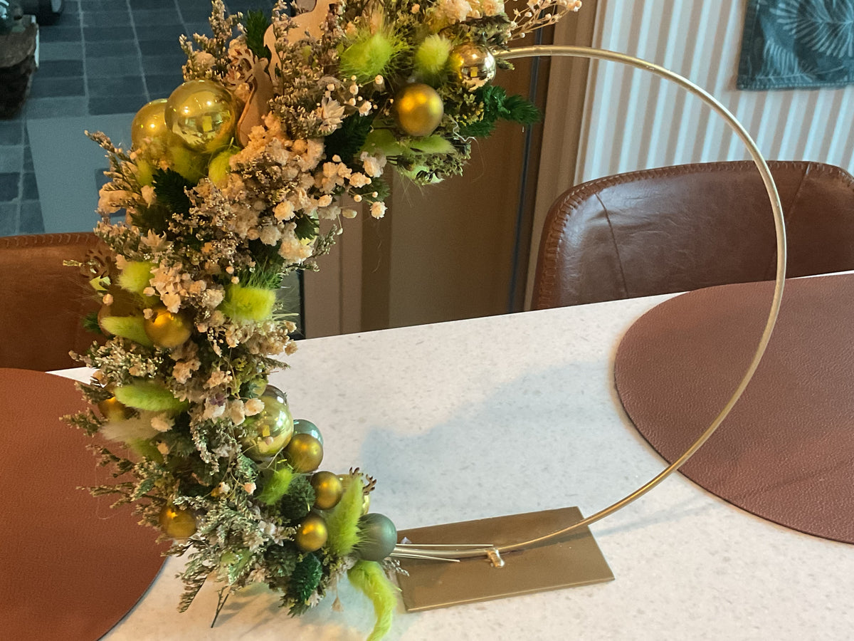 Ring met droogbloemen